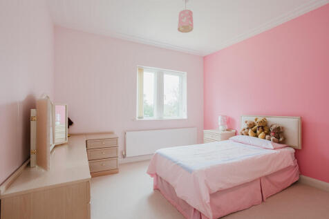 12c Westbury Rd A...