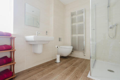 12c Westbury Rd A...