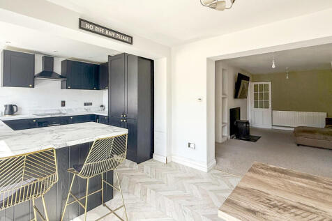Kitchen/dining ro...