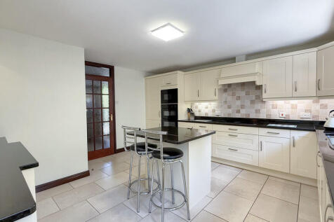 Kitchen/breakfast...