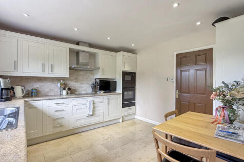 Kitchen/breakfast...