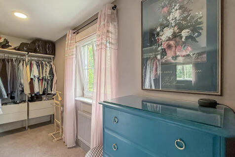 Walk-in wardrobe