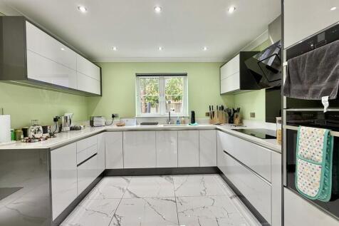 Kitchen/dining ro...