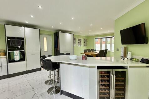 Kitchen/dining ro...