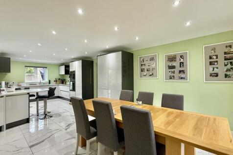 Kitchen/dining ro...