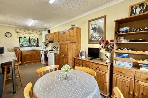Kitchen/dining ro...