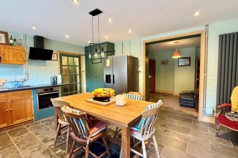 Kitchen/dining ro...