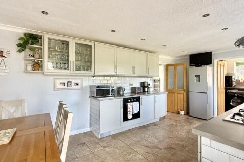 Kitchen/dining ro...
