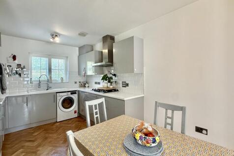 Kitchen/dining ro...