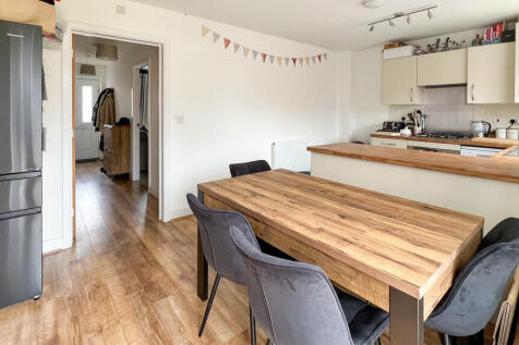 Kitchen/dining ro...