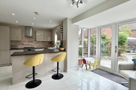 Kitchen/family ro...