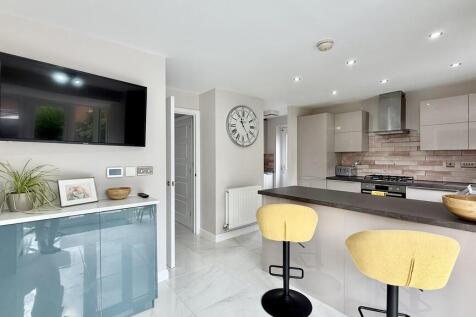 Kitchen/family ro...