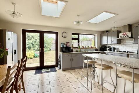 Kitchen/dining ro...