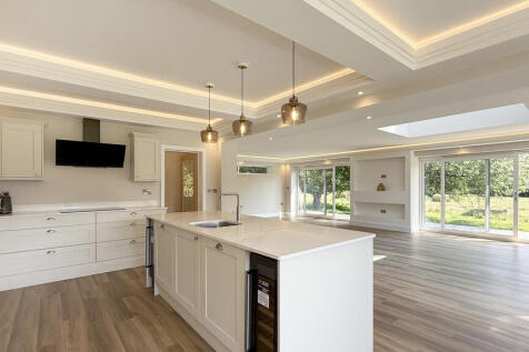 Kitchen/family ro...