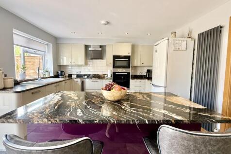 Kitchen/dining ro...