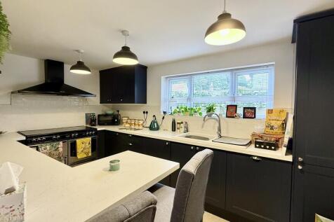 Kitchen/breakfast...
