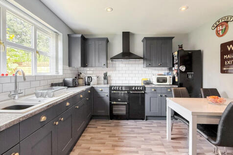 Kitchen/breakfast...
