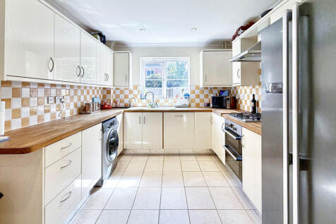Kitchen/breakfast...