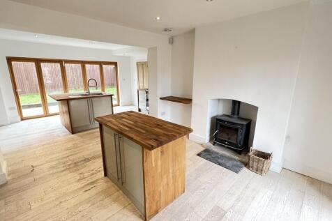 Kitchen/family ro...