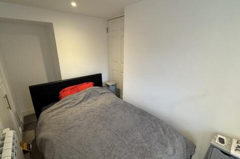 Bedroom/study