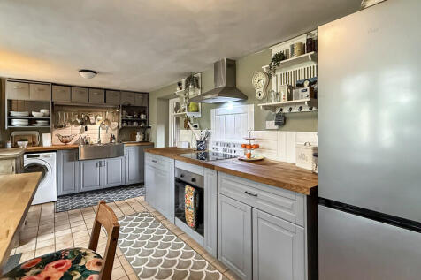 Kitchen/breakfast...