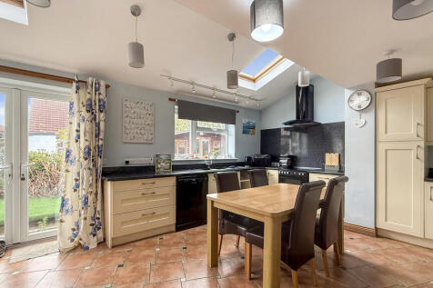 Kitchen/dining ro...
