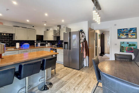 Kitchen/dining ro...