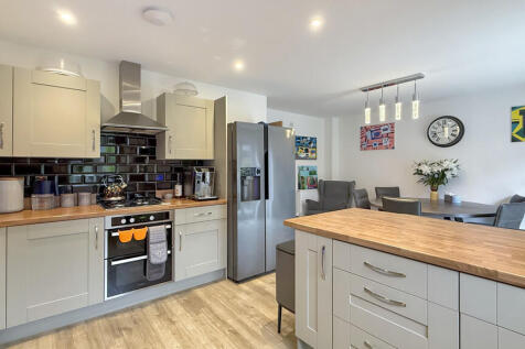 Kitchen/dining ro...