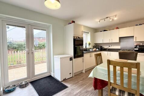 Kitchen/dining ro...