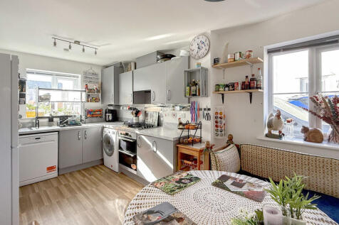 Kitchen/dining ro...