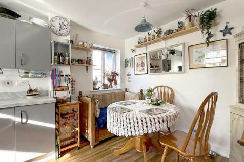 Kitchen/dining ro...