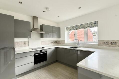 Kitchen/family ro...