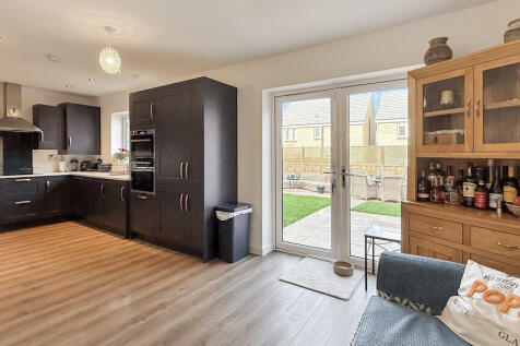 Kitchen/family ro...