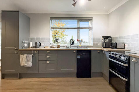 Kitchen/dining ro...