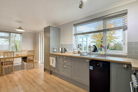 Kitchen/dining ro...