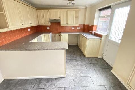 Kitchen/breakfast...