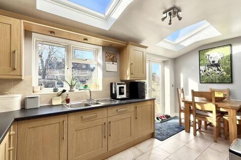 Kitchen/breakfast...