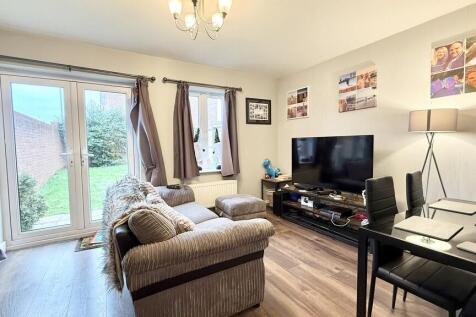 Lounge/dining roo...