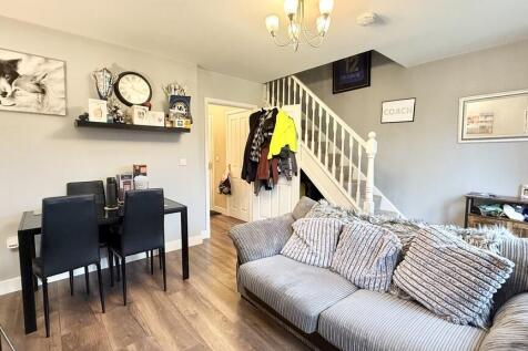 Lounge/dining roo...