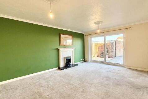 Lounge/dining roo...