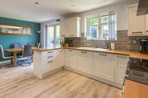 Kitchen/dining ro...