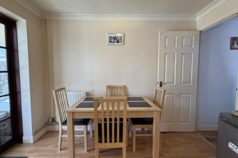 Kitchen/dining ro...