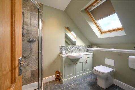 Master (En-Suite)