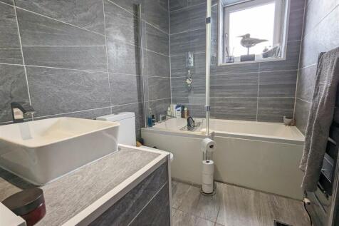 BATHROOM/WC