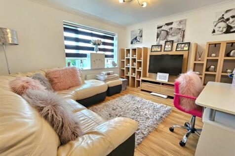 FAMILY SITTING ROOM