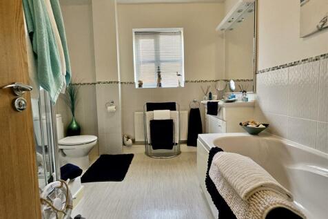 BATHROOM/WC