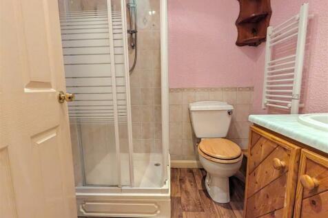 SHOWER ROOM/WC