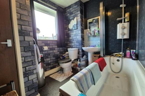 BATHROOM/WC