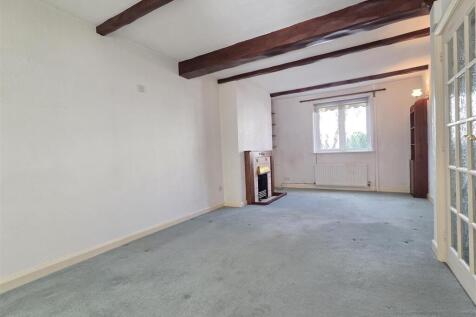 LOUNGE WITH DINING AREA