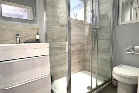 EN SUITE SHOWER/WC